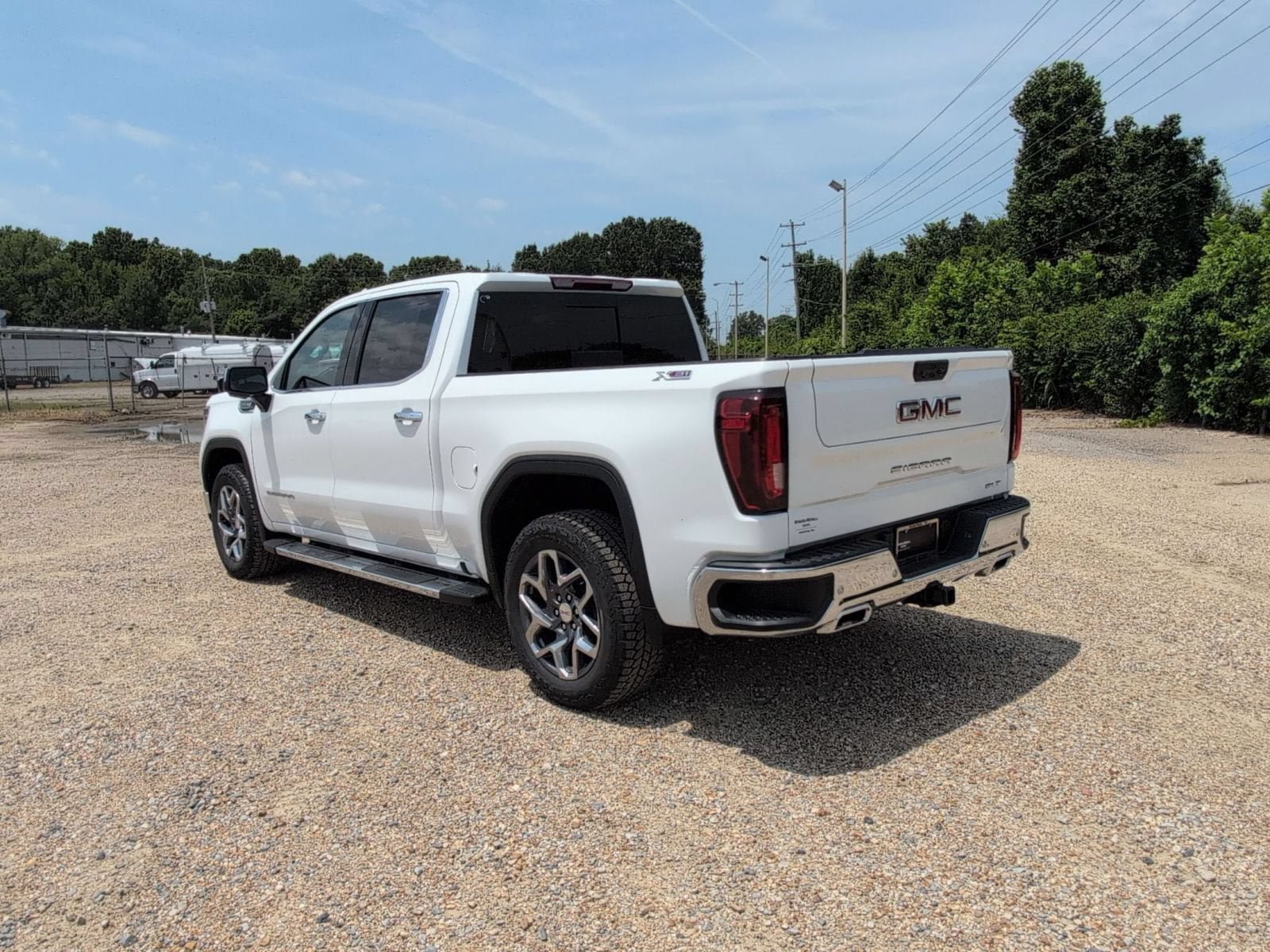 New 2026 GMC Sierra 1500 SLT w/ SLT Premium Plus Package AWD/4WD image 3