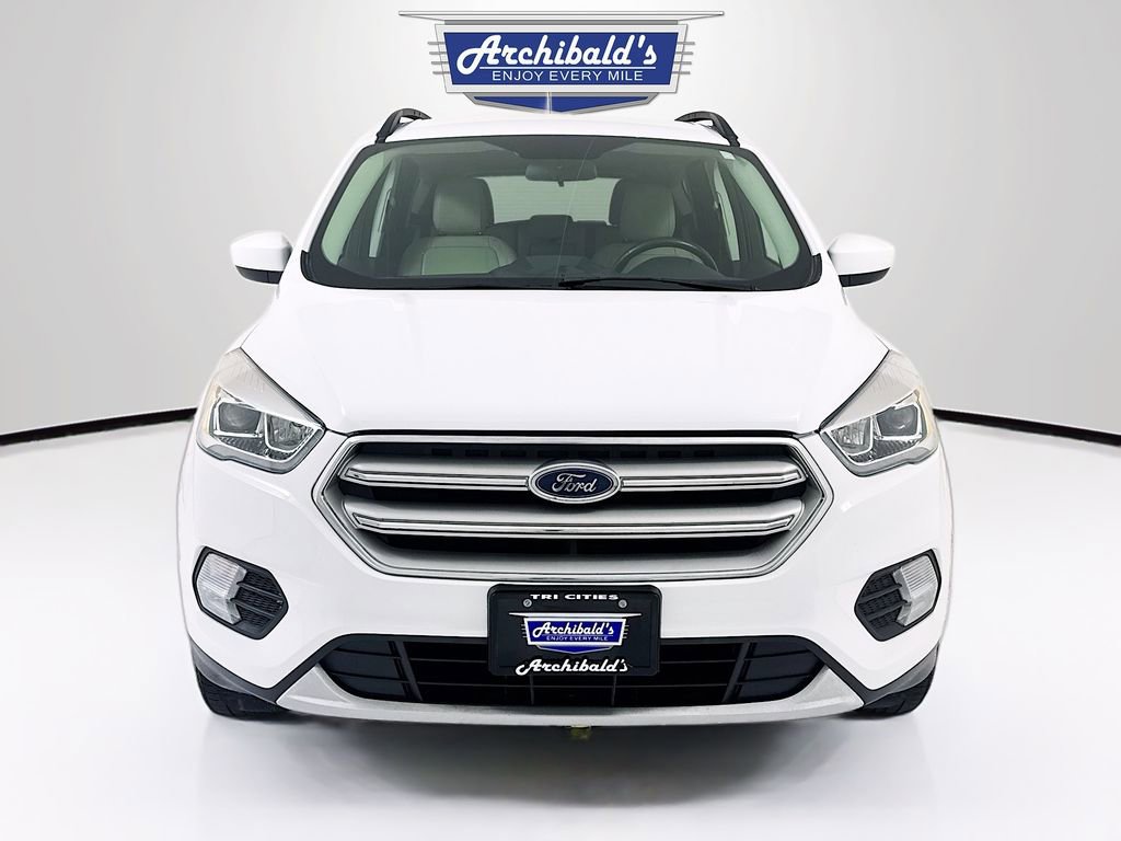 Used 2019 Ford Escape SEL image 2