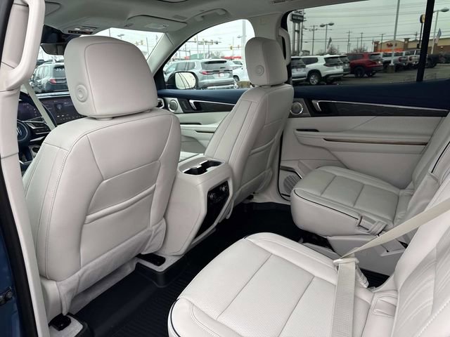 New 2026 Buick Enclave Avenir w/ Super Cruise Package FWD image 18