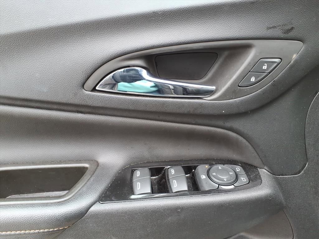 Used 2023 Chevrolet Equinox Premier image 13