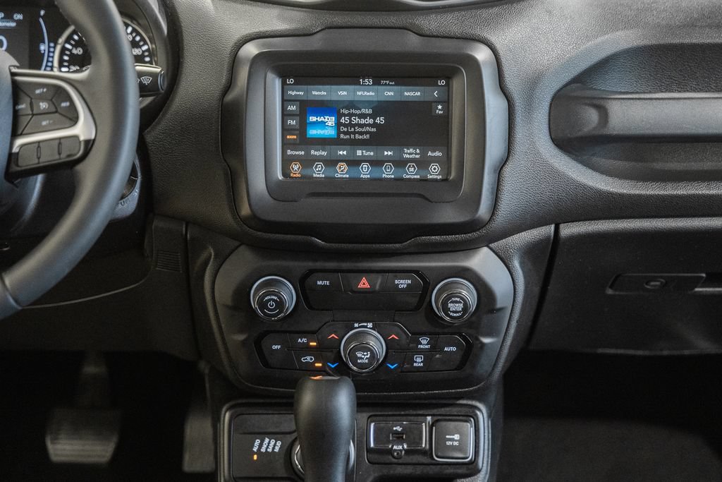 Certified 2018 Jeep Renegade Latitude AWD/4WD image 18