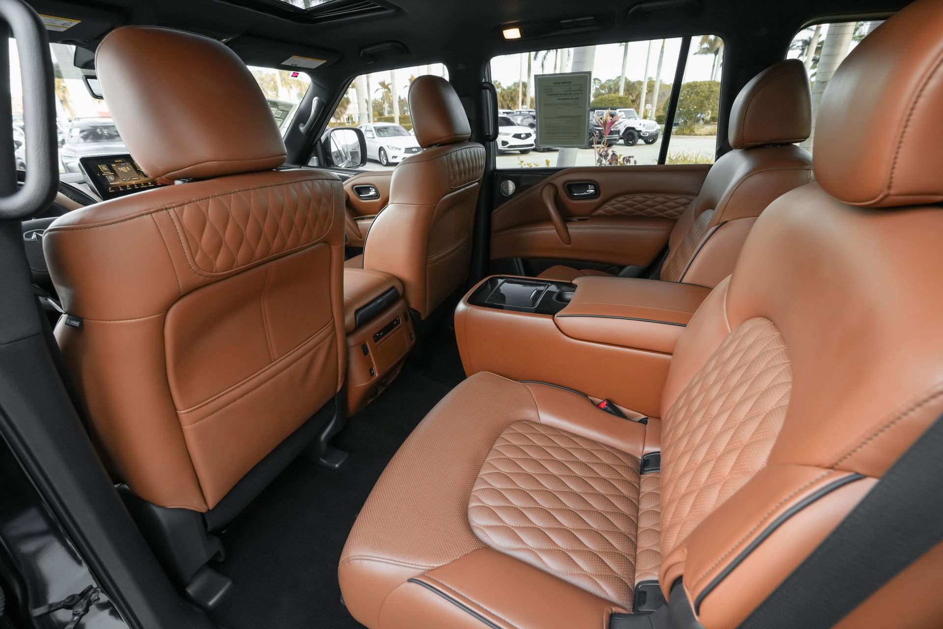 Used 2024 INFINITI QX80 Sensory image 33