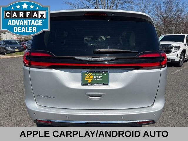 Used 2024 Chrysler Pacifica Touring-L FWD image 15