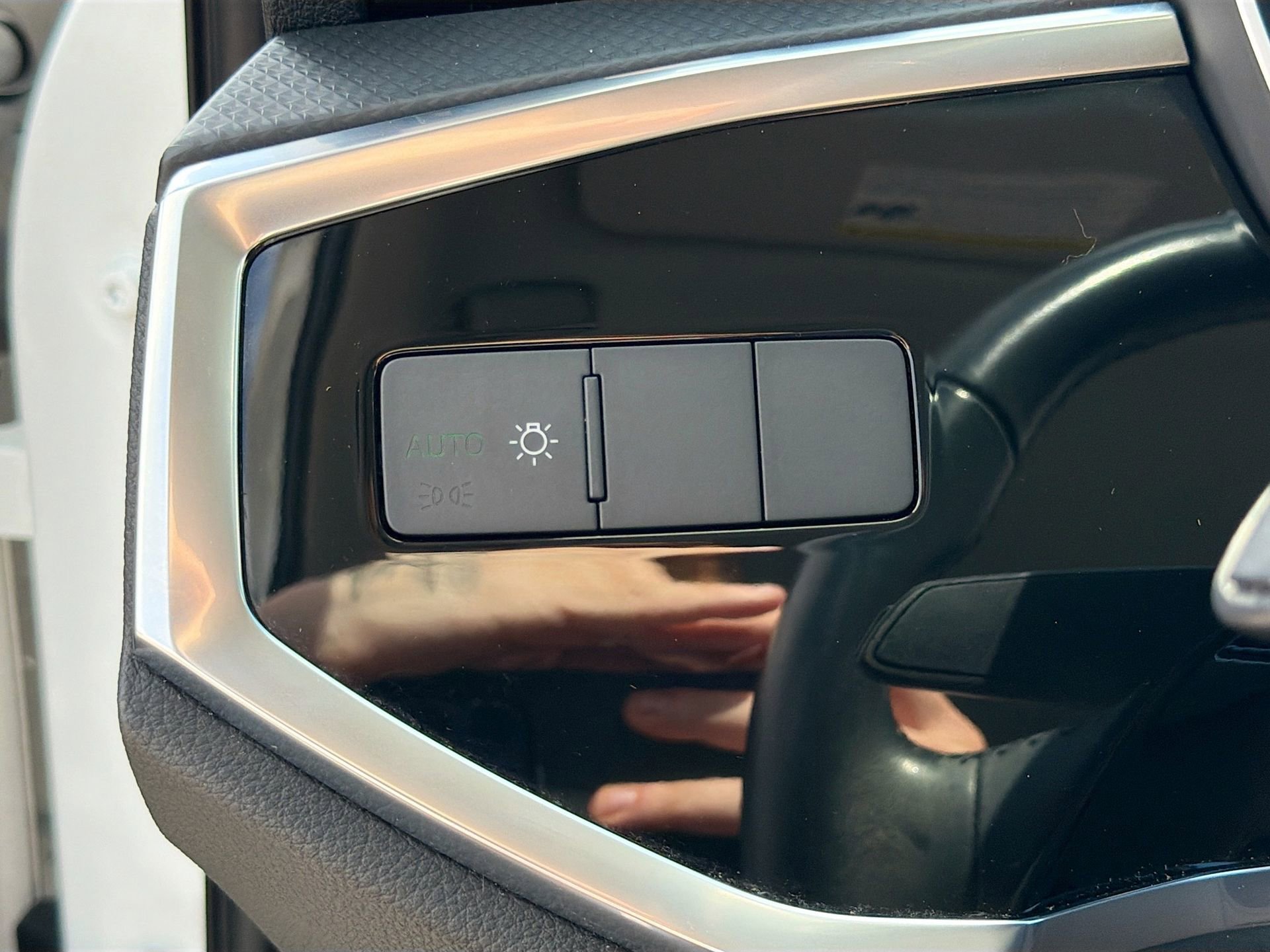 Used 2020 Audi Q3 2.0T Premium image 35