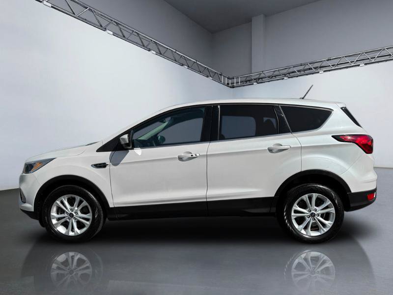 Used 2019 Ford Escape SE AWD/4WD image 2