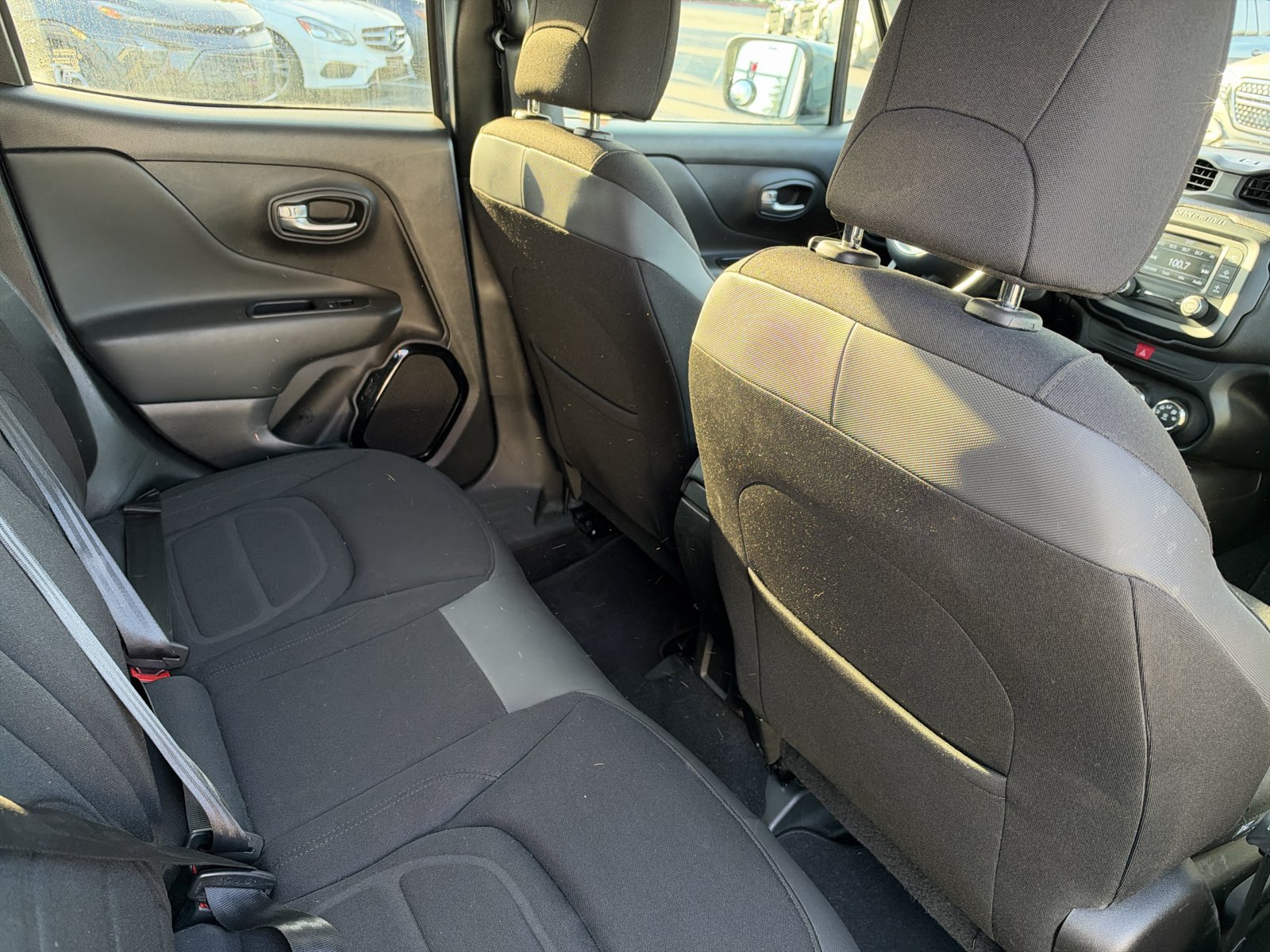 Used 2017 Jeep Renegade Altitude FWD image 13