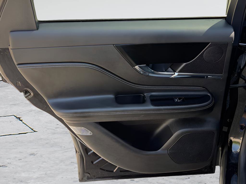 Used 2024 Lincoln Corsair FWD image 19