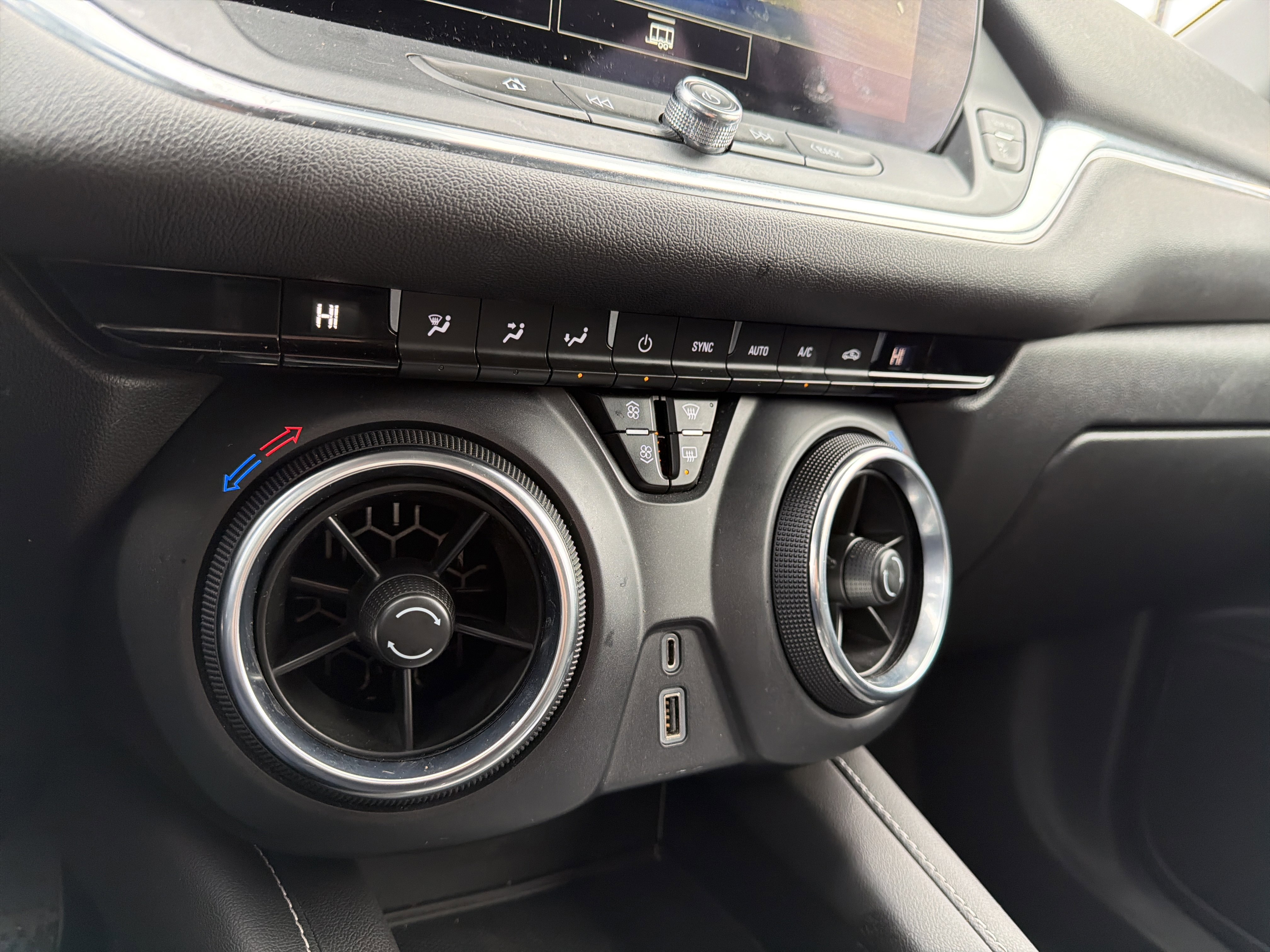 Used 2023 Chevrolet Blazer LT image 21