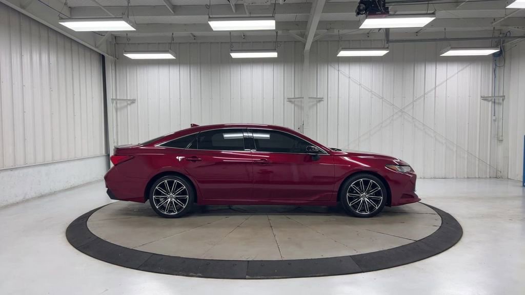 Used 2019 Toyota Avalon Touring w/ Advanced Safety Package FWD image 9