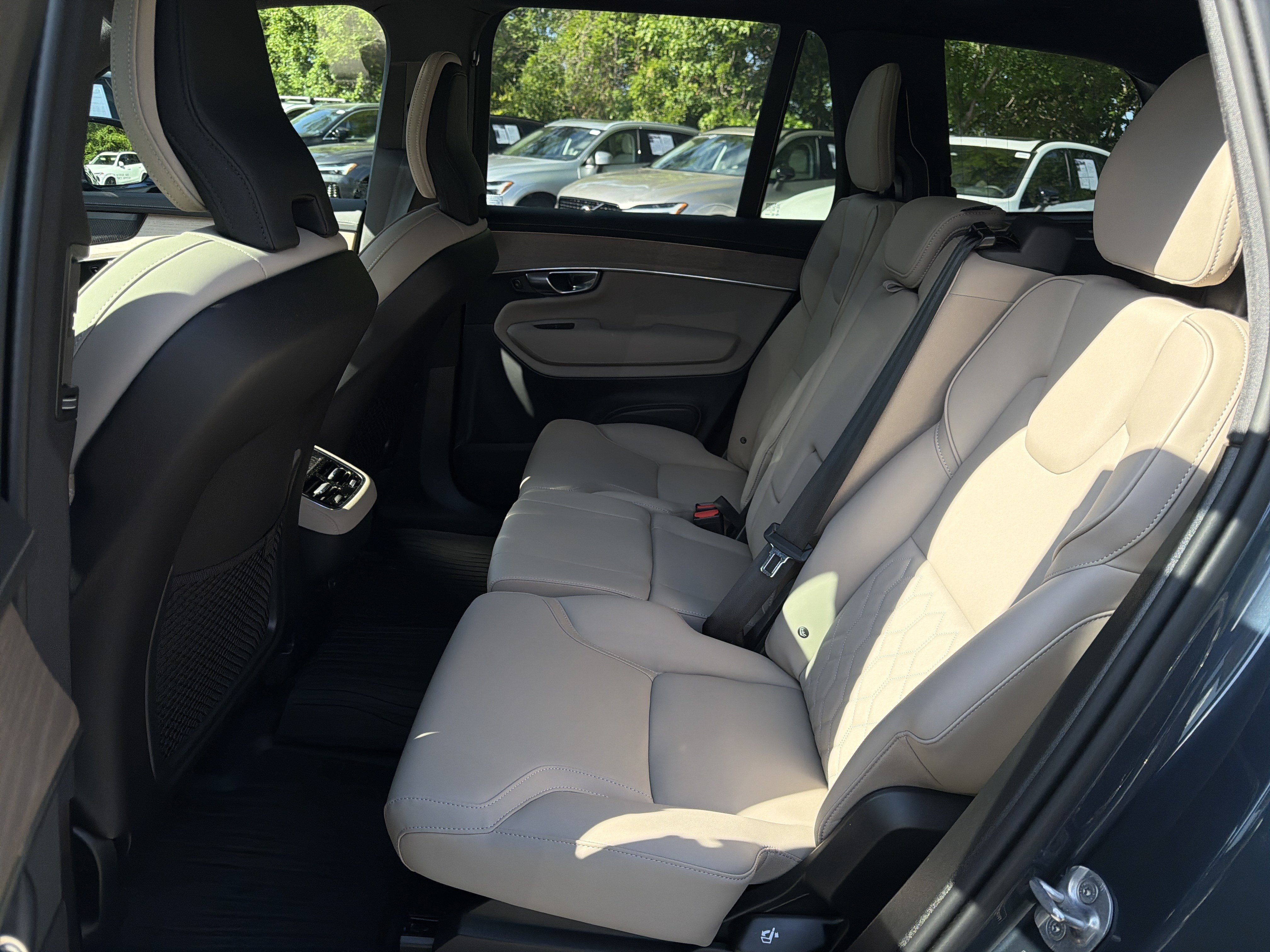 Certified 2026 Volvo XC90 B6 Plus w/ Protection Package Premier AWD/4WD image 32