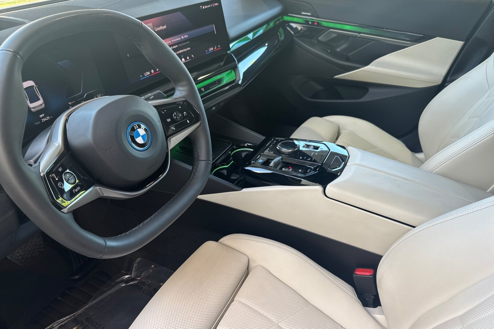 Used 2024 BMW i5 eDrive40i w/ Premium Package RWD image 11