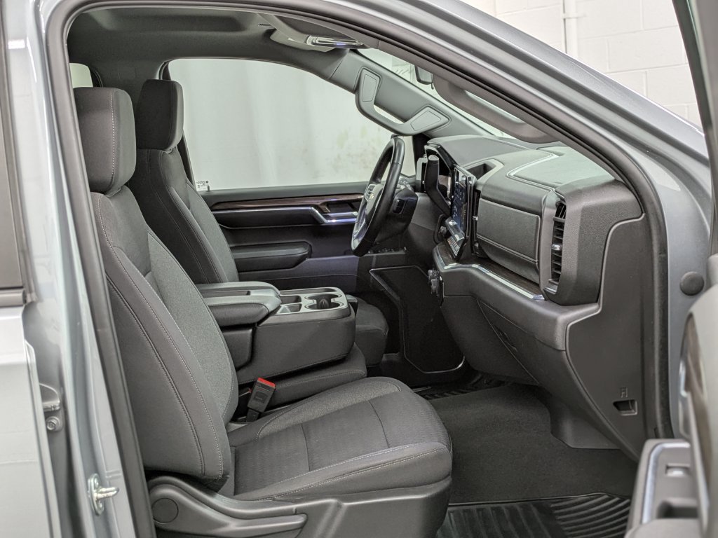 Used 2023 Chevrolet Silverado 1500 LT AWD/4WD image 15