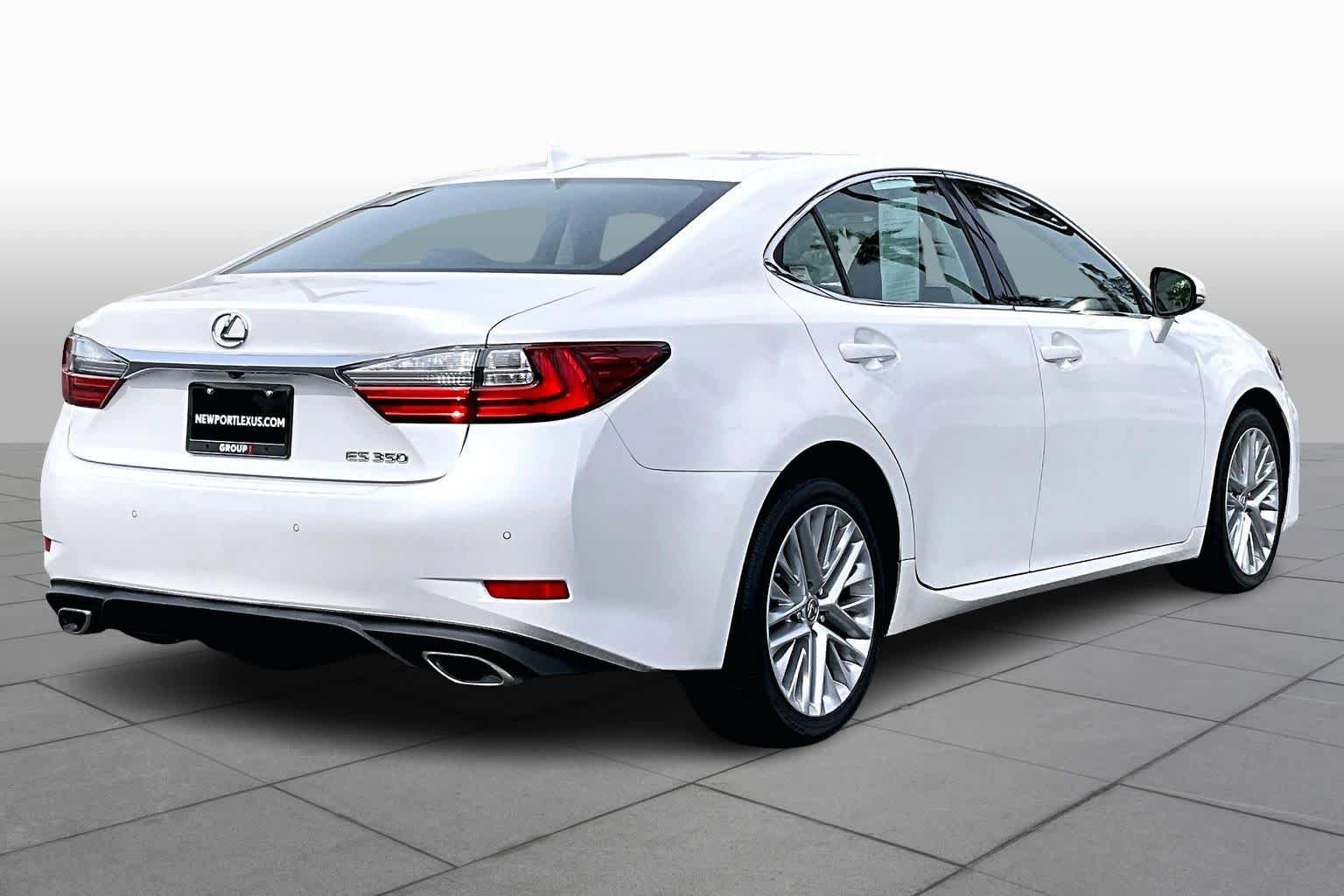 Used 2016 Lexus ES 350 w/ Navigation System Package image 12
