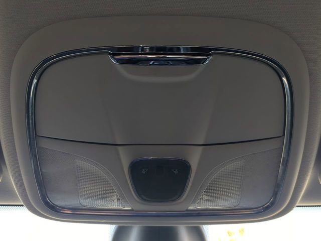 Used 2019 Jeep Cherokee Limited image 24