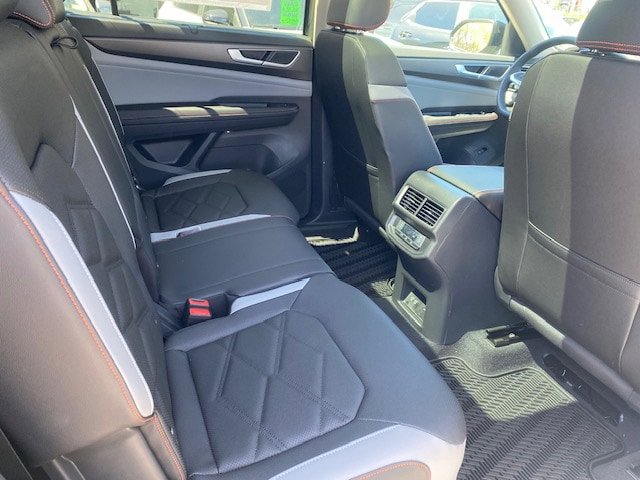 New 2026 Volkswagen Atlas Peak Edition AWD/4WD image 13