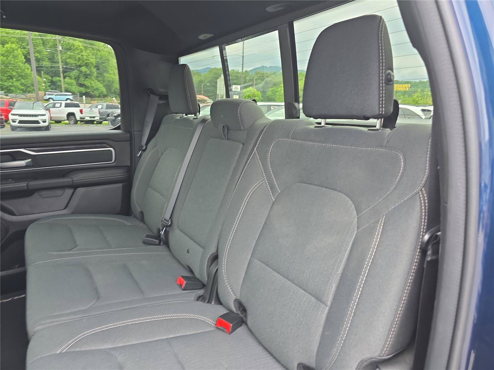 Used 2022 RAM 1500 Big Horn AWD/4WD image 14