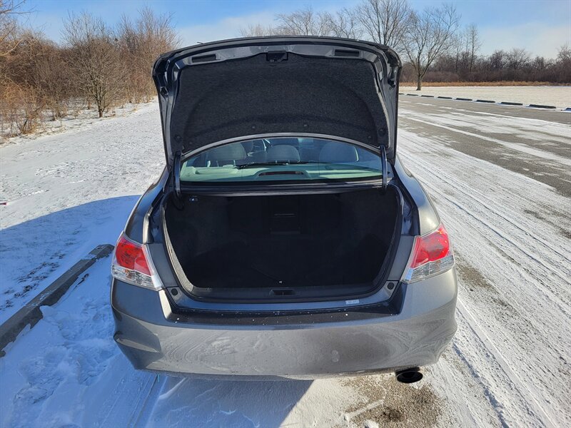 Used 2011 Honda Accord EX image 10