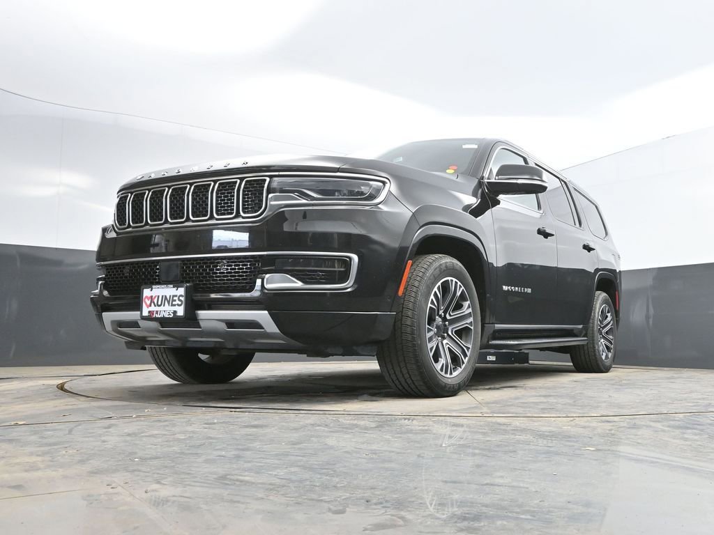 Used 2024 Jeep Wagoneer Series II w/ Flexible Seating Group AWD/4WD image 33