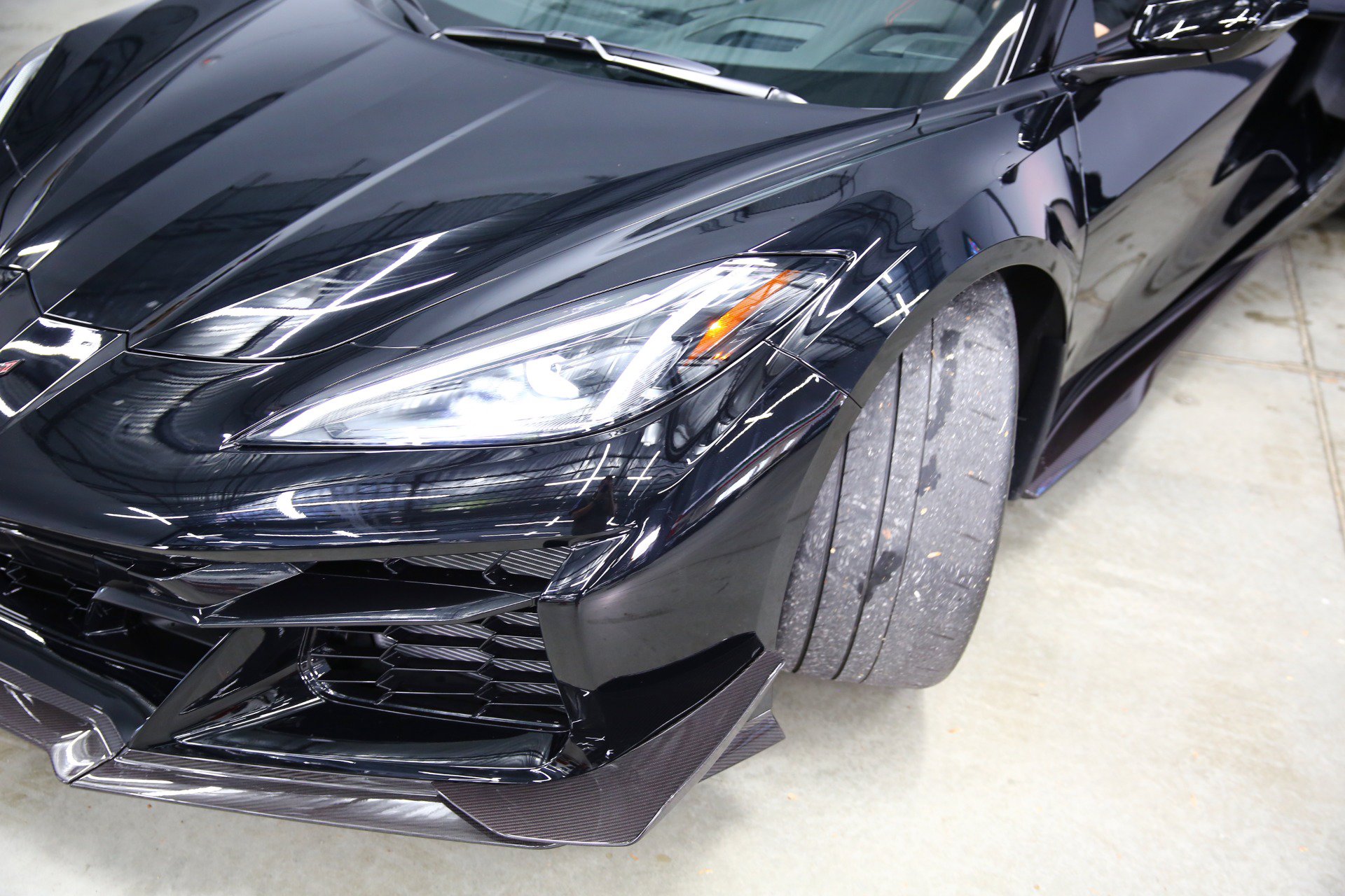Used 2024 Chevrolet Corvette Z06 w/ Z07 Performance Package RWD image 58
