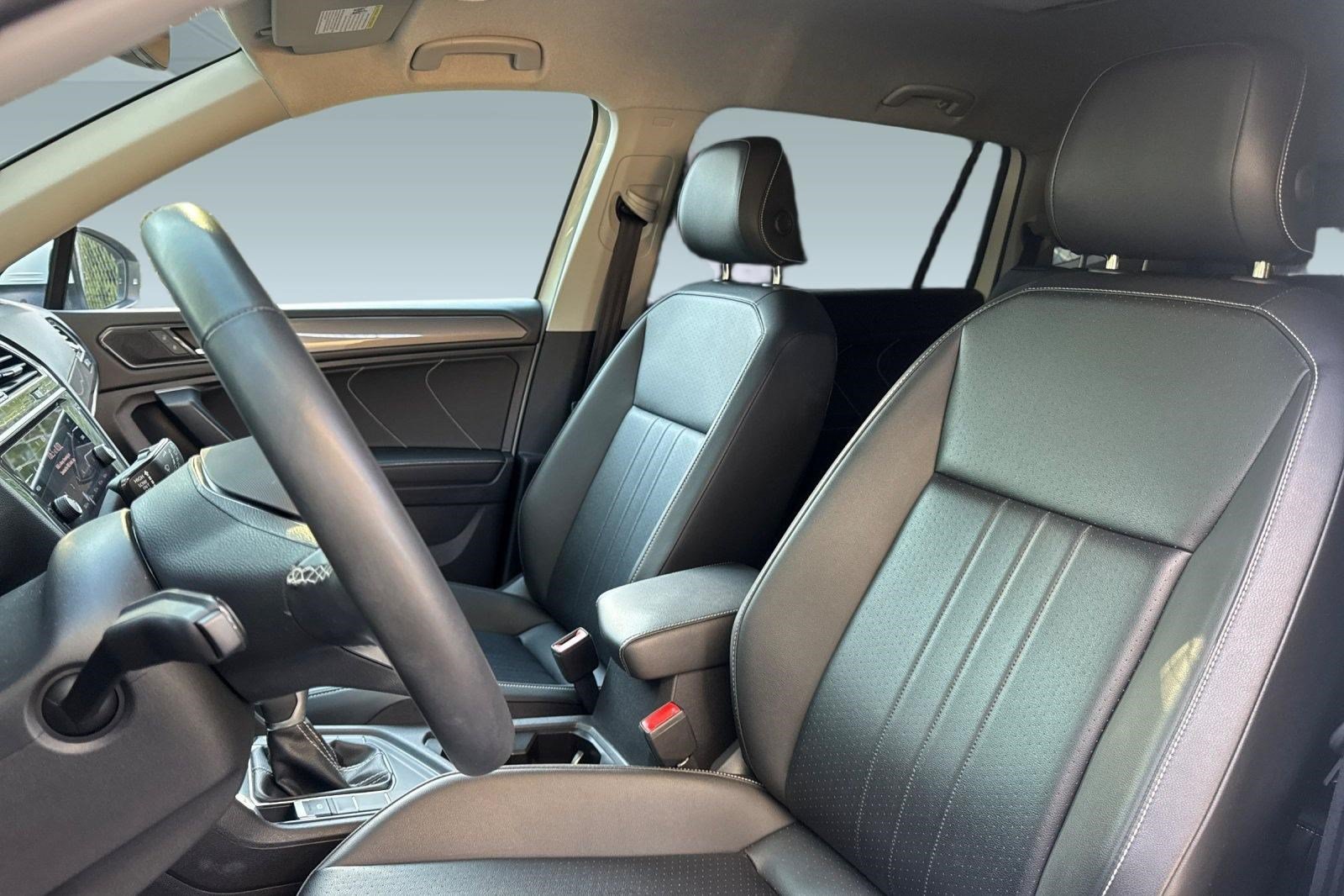 Used 2024 Volkswagen Tiguan SE FWD image 5