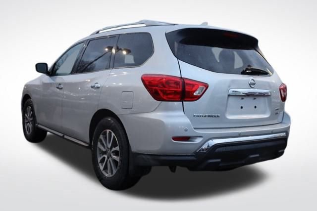 Used 2019 Nissan Pathfinder SV image 11