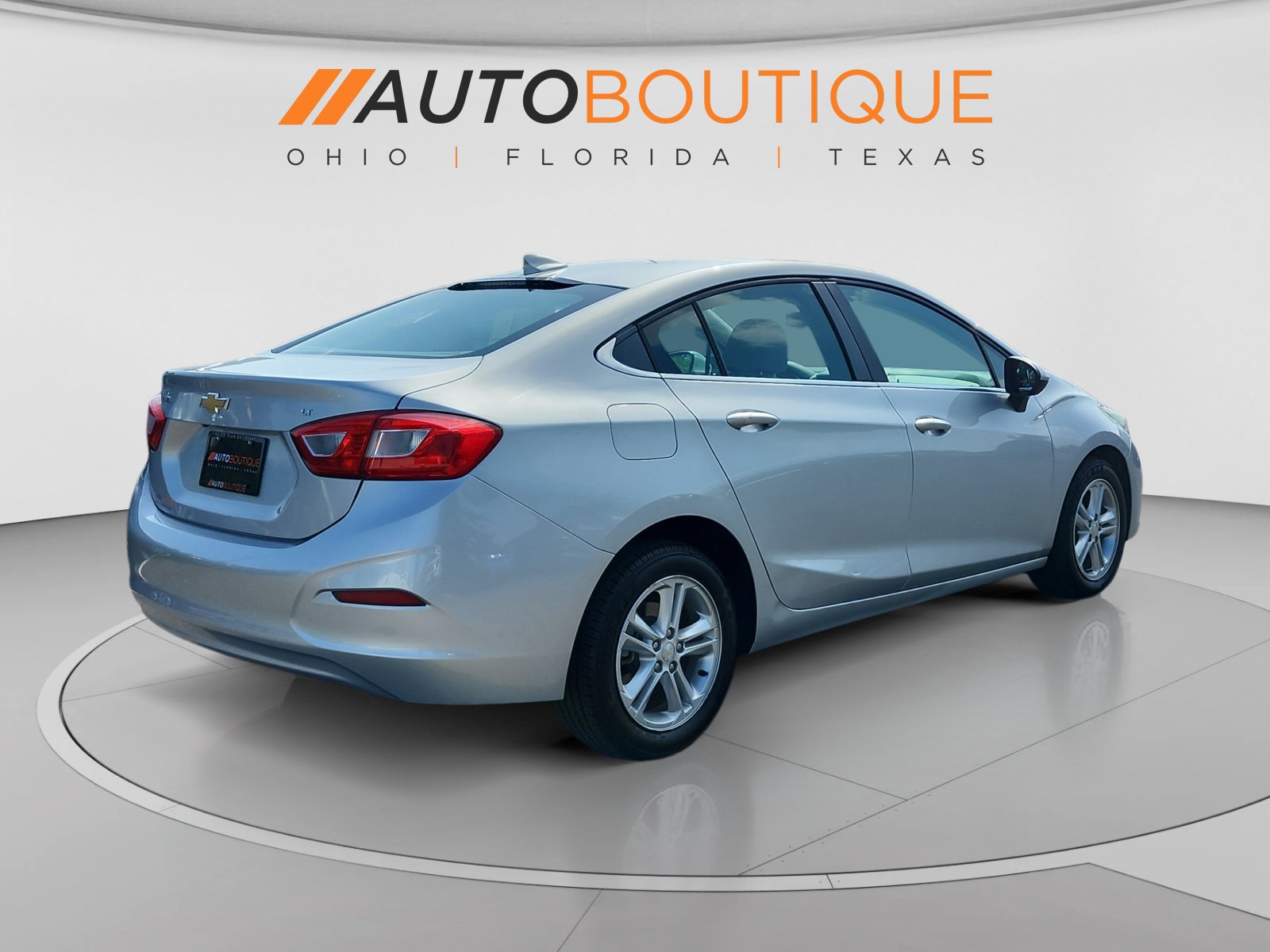 Used 2017 Chevrolet Cruze LT w/ Sun And Sound Package FWD image 5