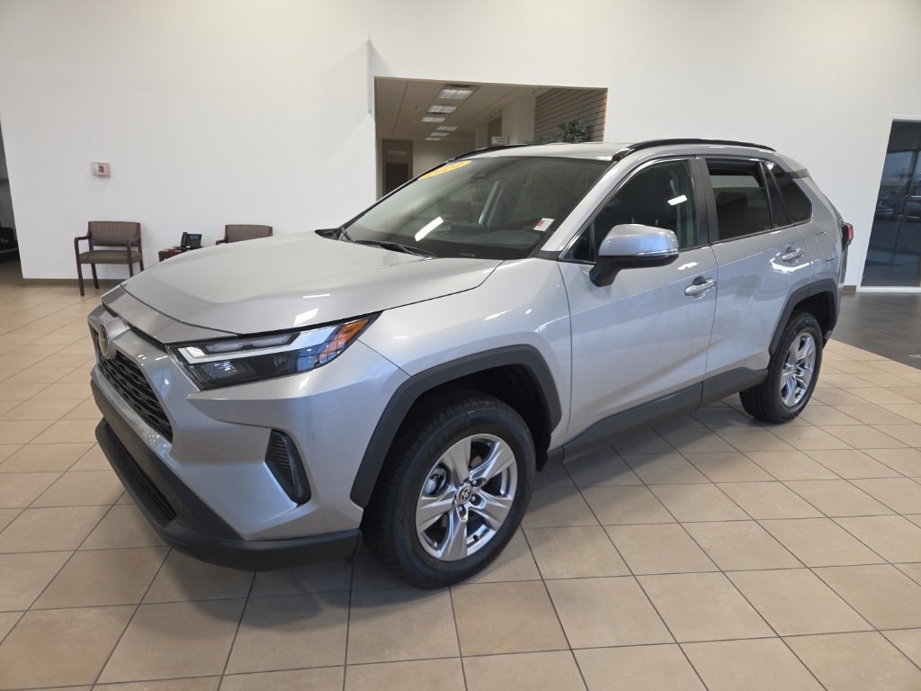 Used 2024 Toyota RAV4 XLE image 3