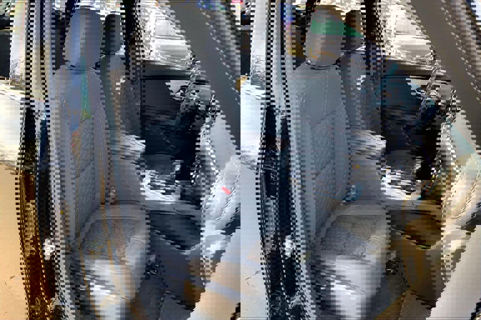 Used 2022 Chevrolet Blazer LT image 9