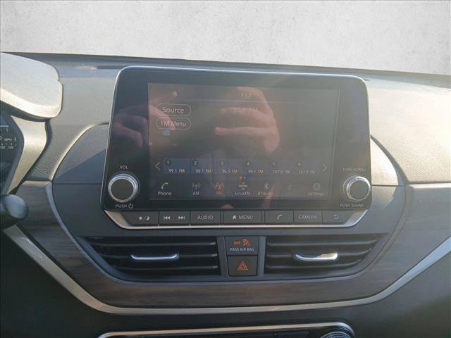 Used 2025 Nissan Altima 2.5 SV FWD image 15