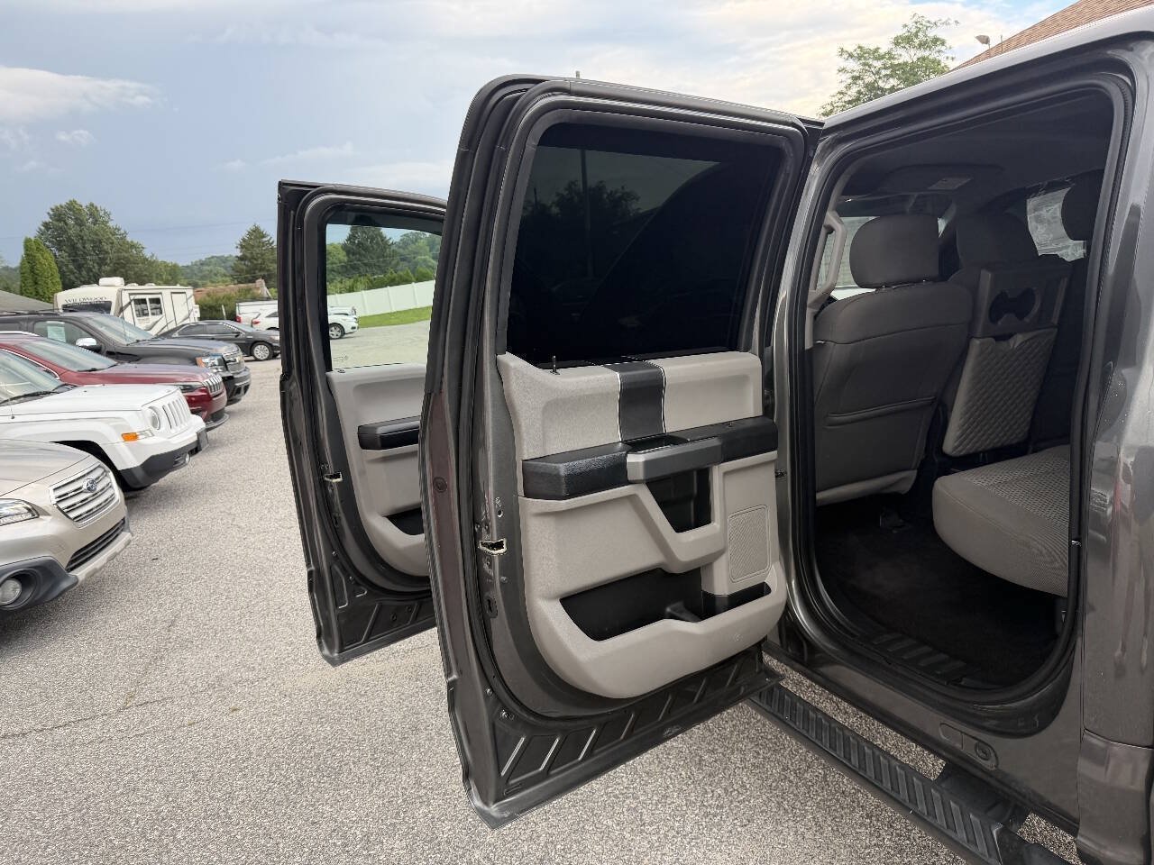 Used 2017 Ford F150 XLT AWD/4WD image 13