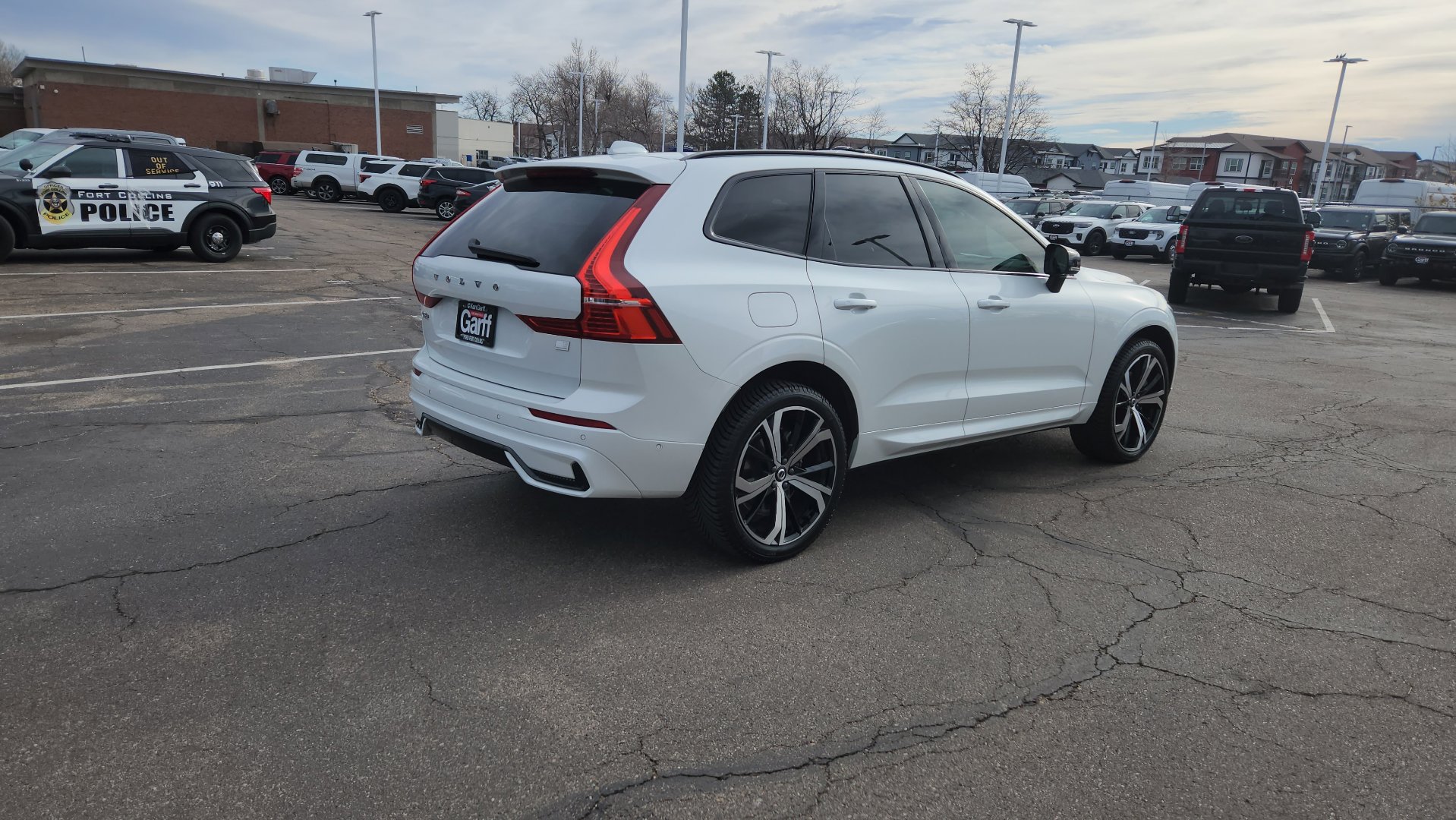 Used 2022 Volvo XC60 T8 R-Design w/ Advanced Package image 13