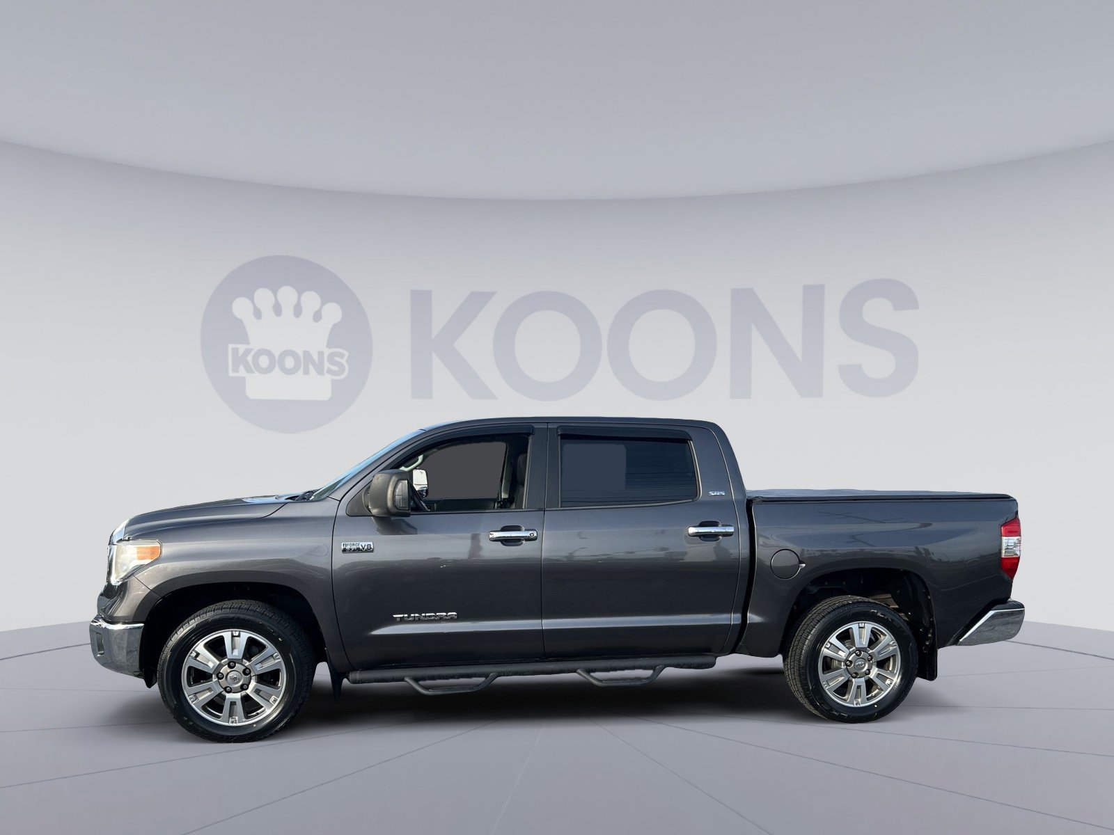 Used 2015 Toyota Tundra SR5 image 2