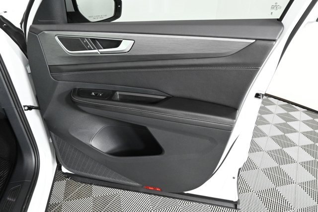 New 2026 Volkswagen Atlas Cross Sport SE image 13