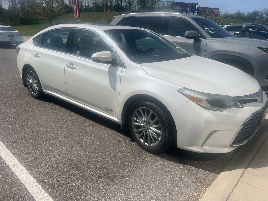 Used 2018 Toyota Avalon Limited w/ All Weather Liner Package FWD image 1