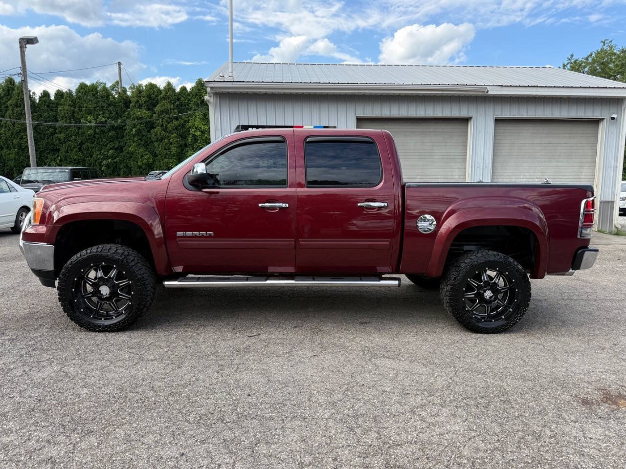Used 2013 GMC Sierra 1500 SLT w/ LPO, Deluxe Chrome Package AWD/4WD image 10
