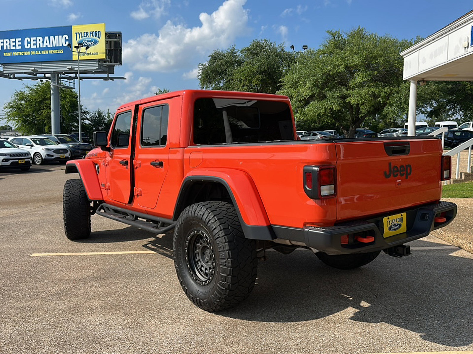 Used 2023 Jeep Gladiator Mojave w/ Cold Weather Group AWD/4WD image 3