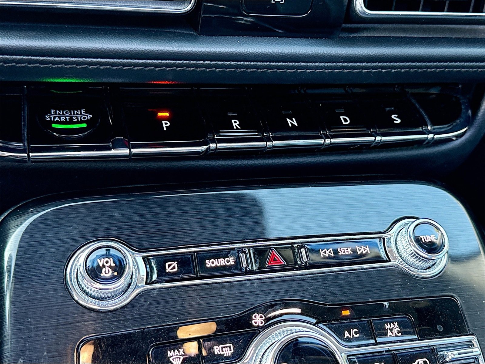 Used 2023 Lincoln Nautilus Reserve image 17