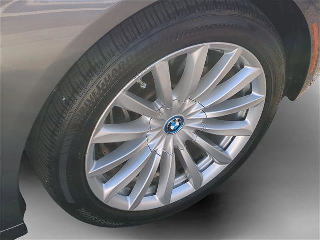 Used 2017 BMW 740e xDrive AWD/4WD image 9