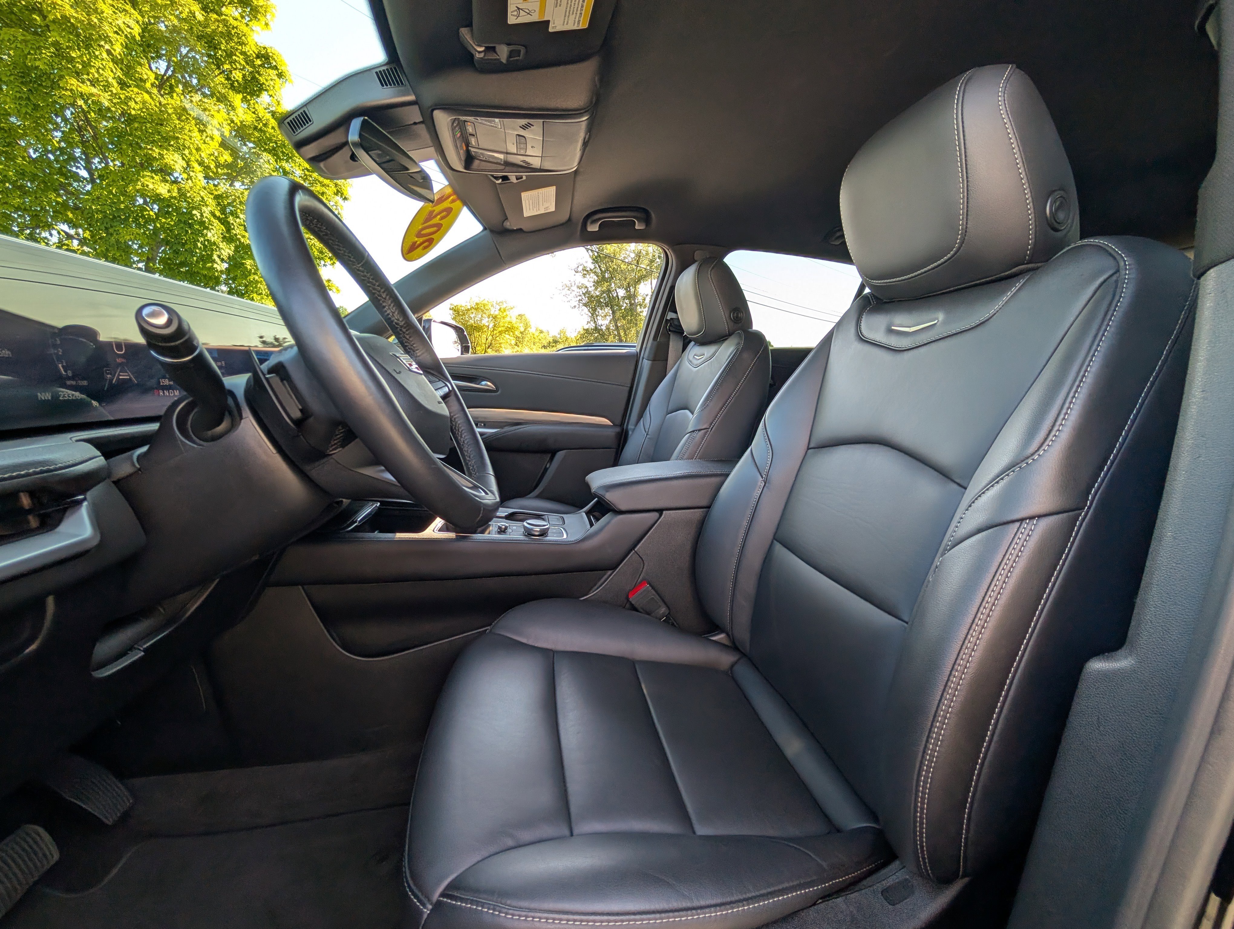 Used 2024 Cadillac XT4 Premium Luxury image 30