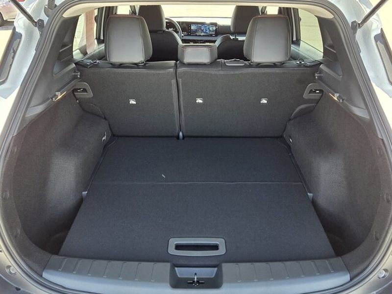 Used 2026 Nissan Kicks SR image 11