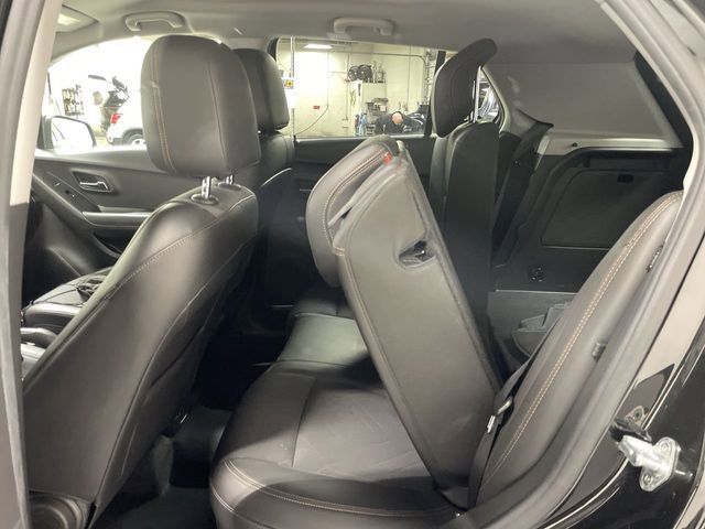 Used 2020 Chevrolet Trax LT w/ LT Convenience Package image 24