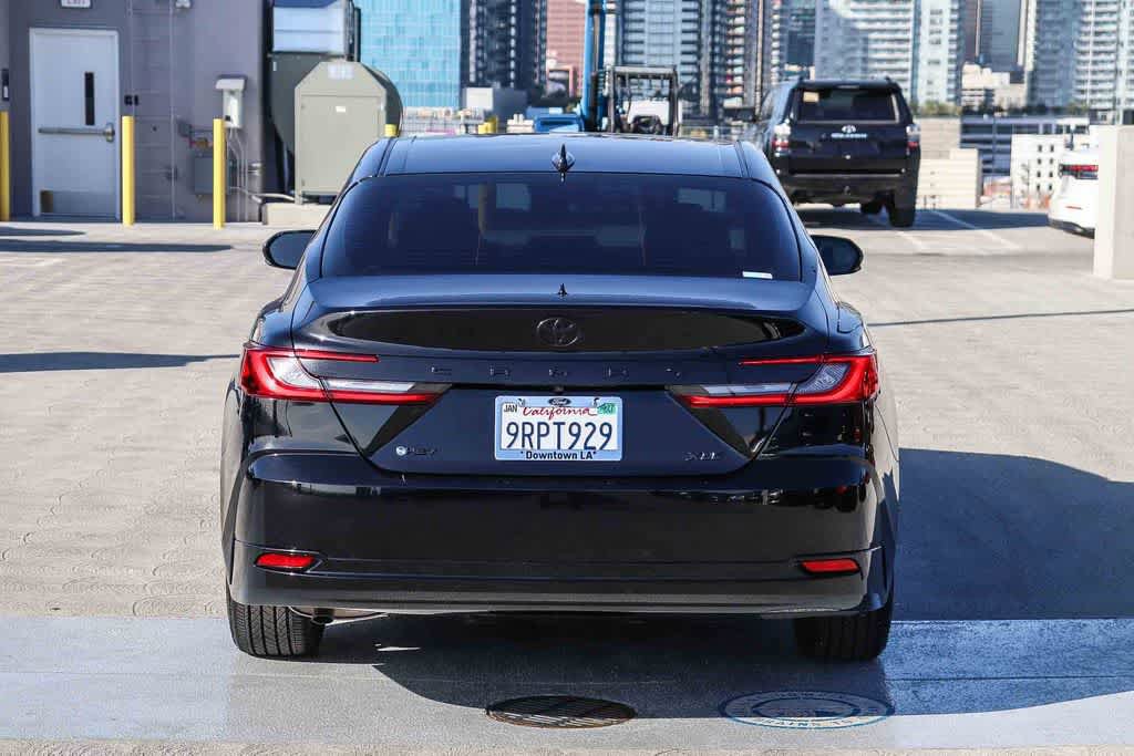 Used 2025 Toyota Camry XLE FWD image 5