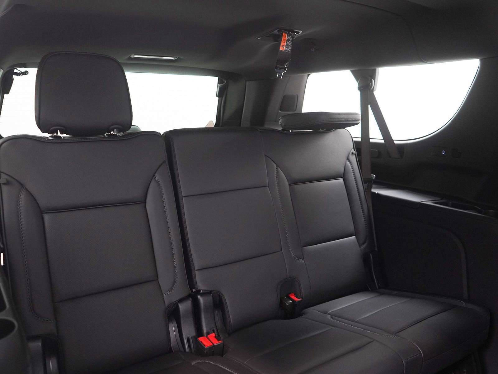 Used 2025 GMC Yukon XL Denali AWD/4WD image 14