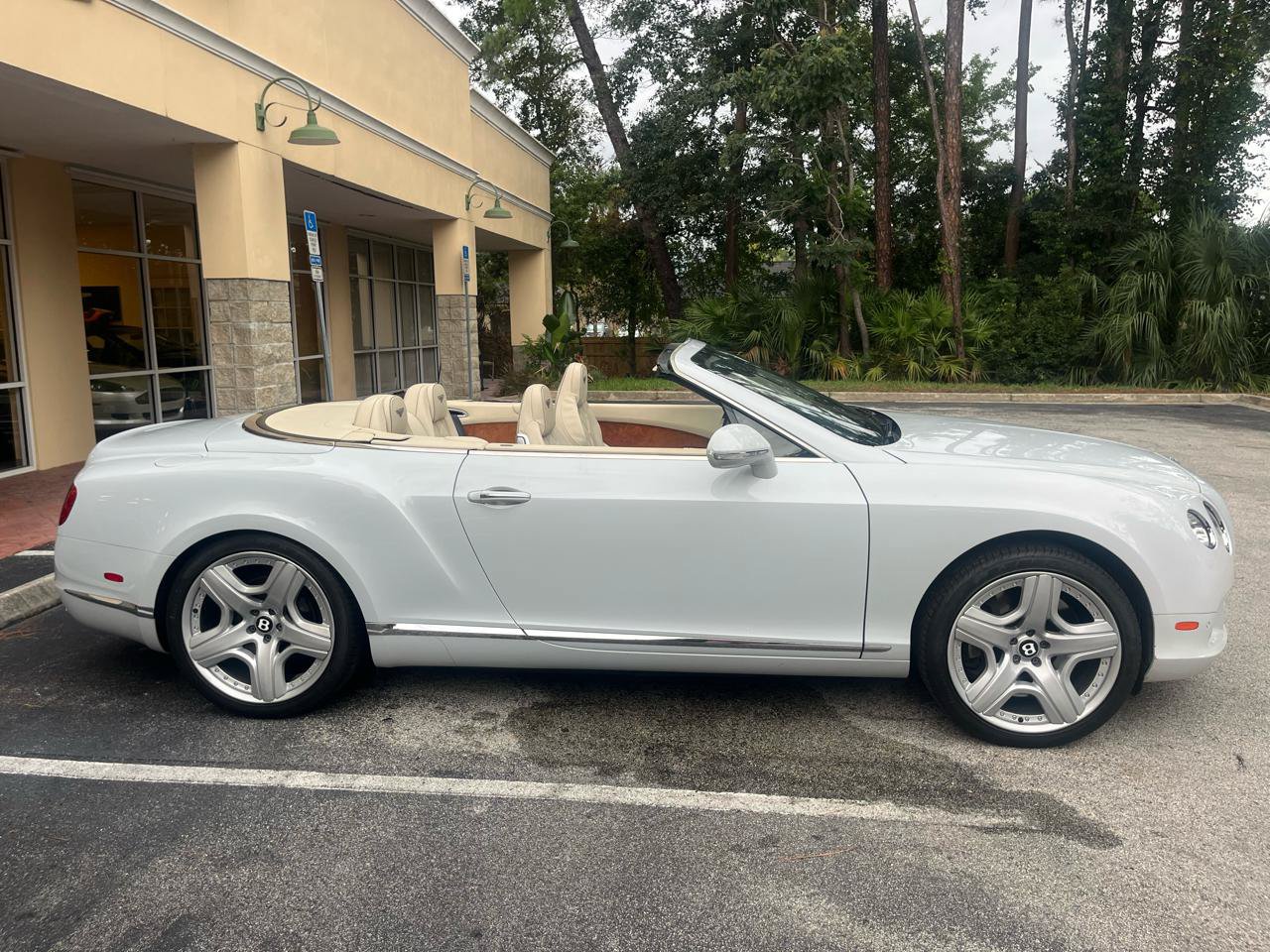 Used 2013 Bentley Continental GT AWD/4WD image 3