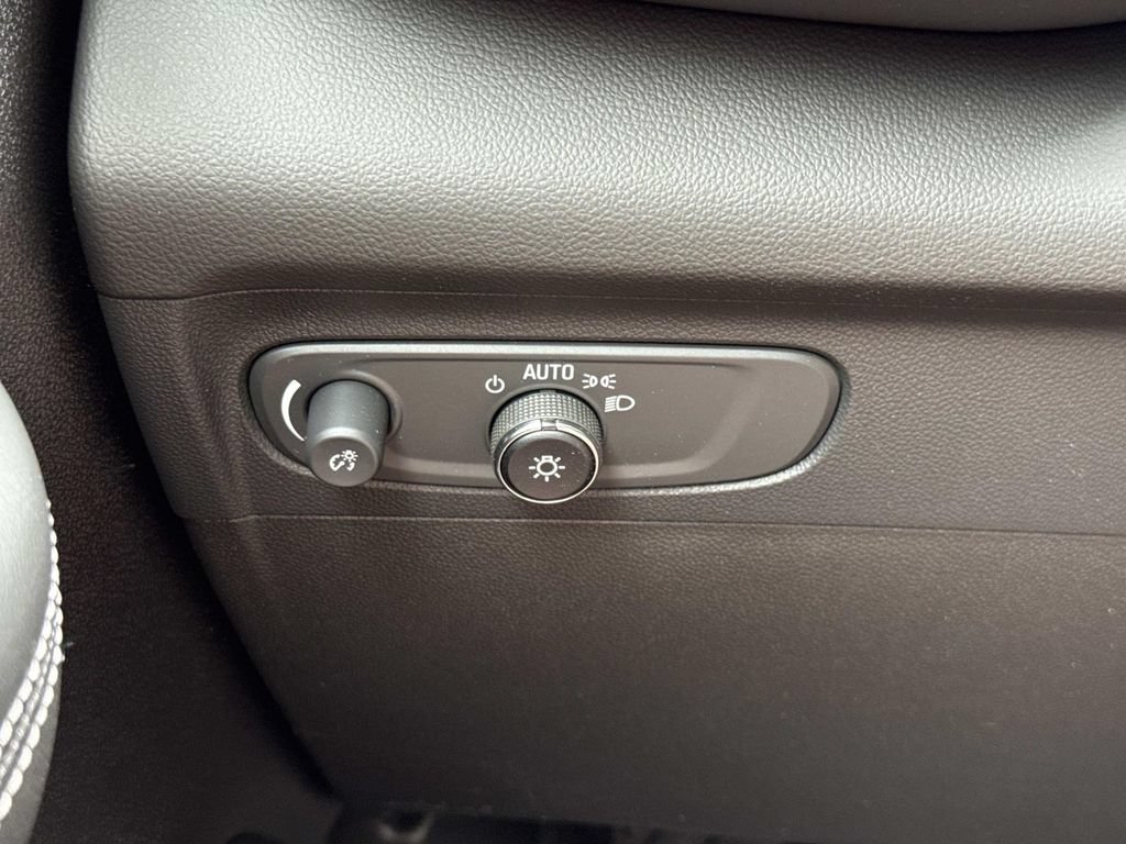 Used 2022 Buick Envision Preferred FWD image 14