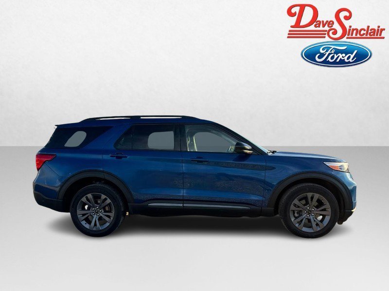 Used 2023 Ford Explorer XLT w/ Equipment Group 202A image 5