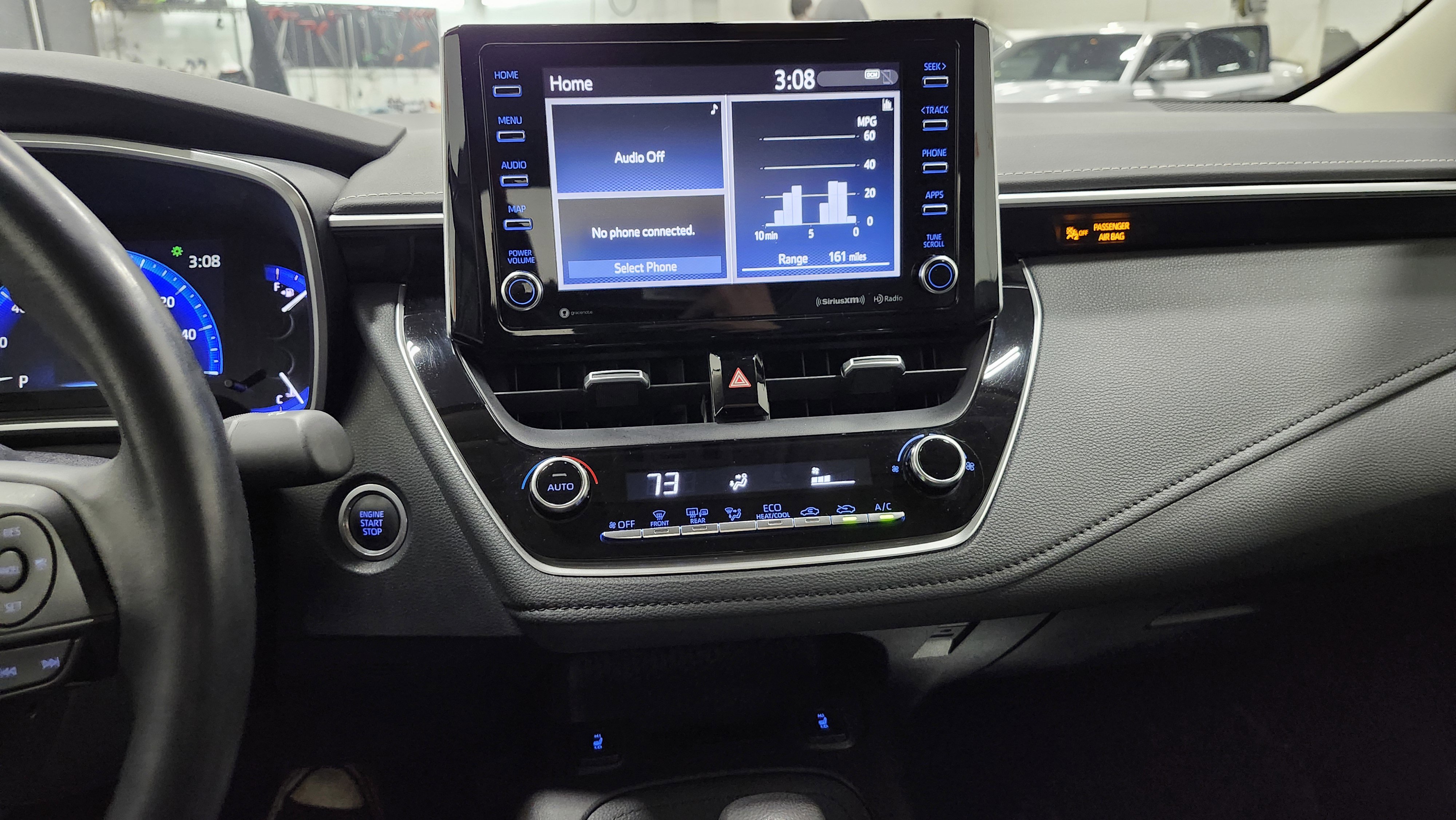 Used 2020 Toyota Corolla XLE image 30