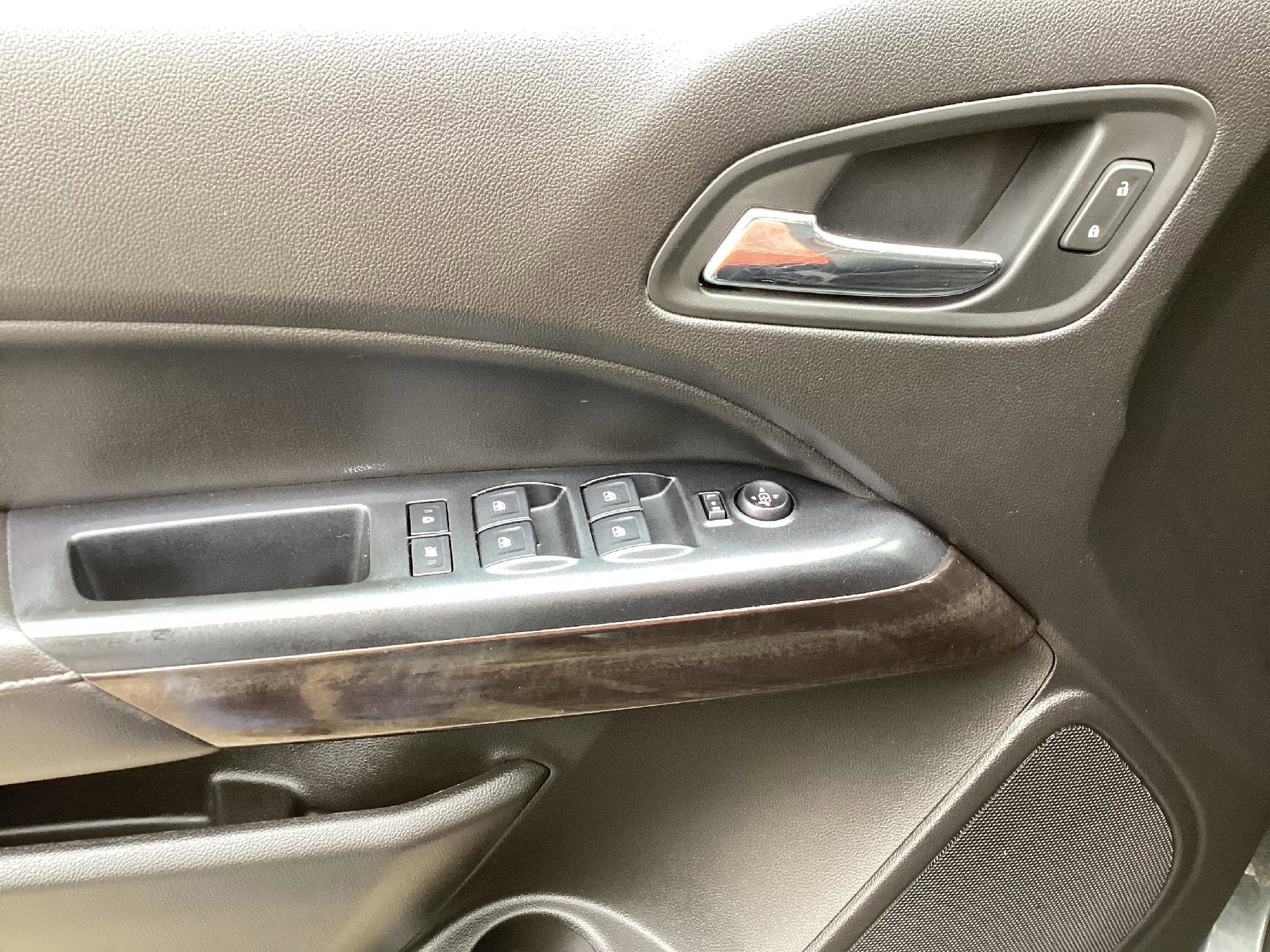 Used 2017 GMC Canyon SLT w/ Driver Alert Package image 9