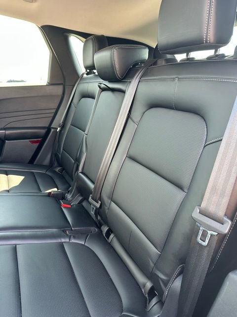 Used 2025 Ford Escape Platinum AWD/4WD image 17