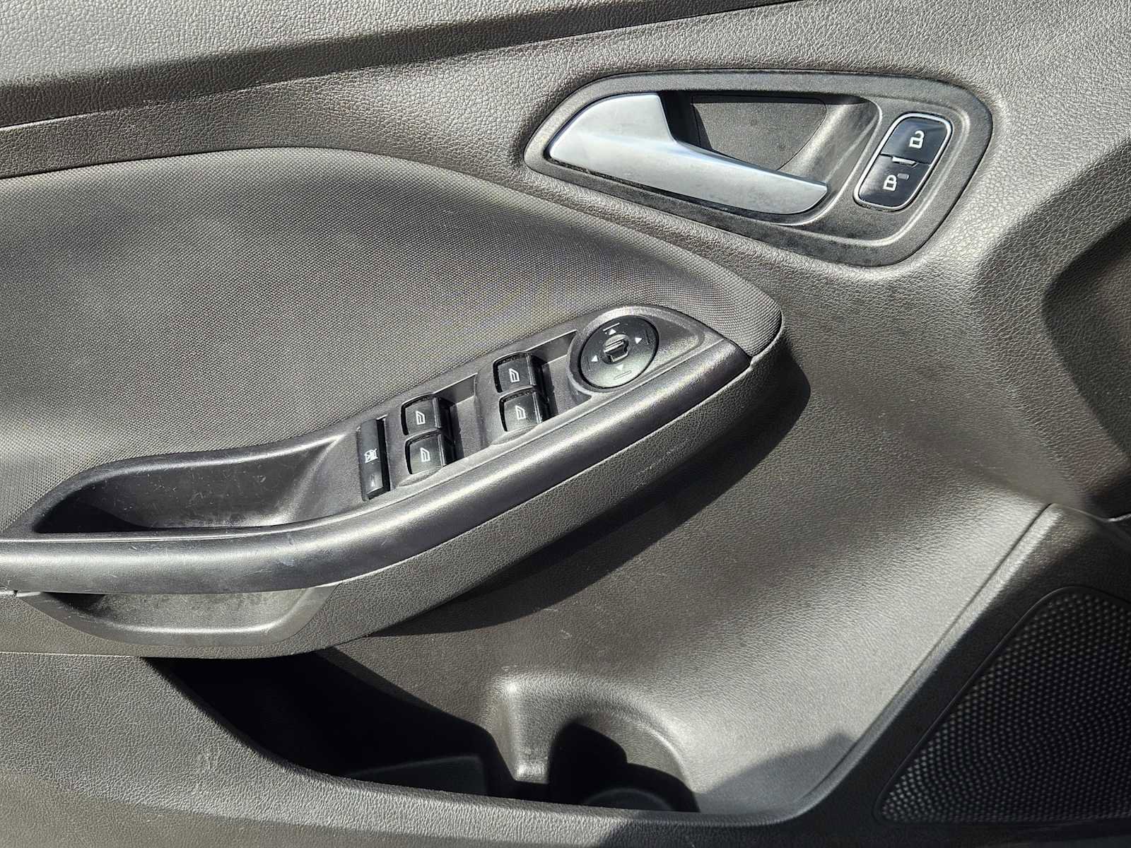 Used 2016 Ford Focus SE image 22